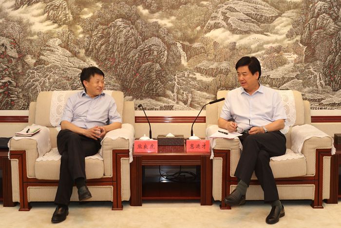 14664768219693065U9V.jpg 拜會(huì)寶雞市政府_副本.jpg