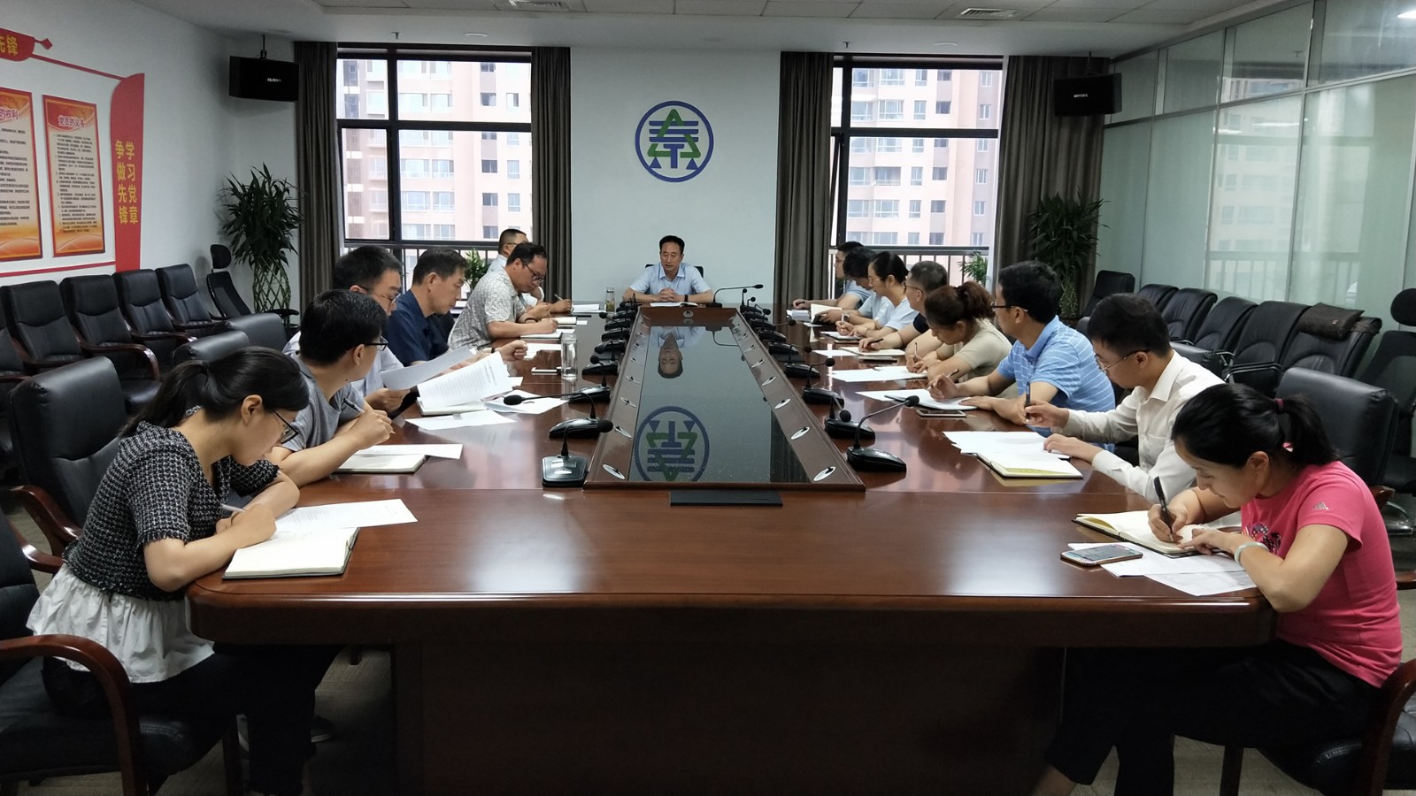 1530495272356110S71i.jpg 固廢公司傳達(dá)落實(shí)集團(tuán)領(lǐng)導(dǎo)干部會(huì)議精神.jpg