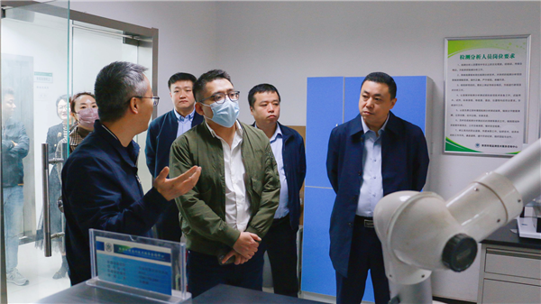 陜西環(huán)保集團領導到監(jiān)測公司調研實驗室建設情況.png