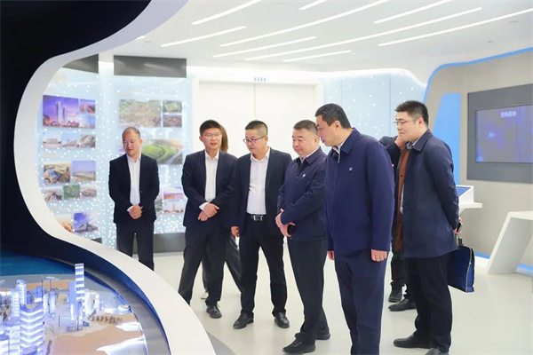 1743383872557877XJTC.jpg 陜西環(huán)保集團與中建新疆建工西北公司座談2.jpg